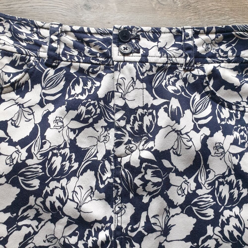 Chaps Women Floral Print Skirt Size 4 Blue White 28 In Waist Casual Fashion - Picture 2 of 5